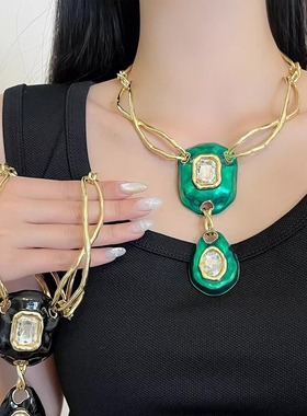 鬼才设计师交叉链条珐琅吊坠项链女轻奢高级感锁骨链个性潮流颈饰