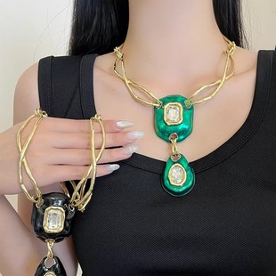 鬼才设计师交叉链条珐琅吊坠项链女轻奢高级感锁骨链个性潮流颈饰