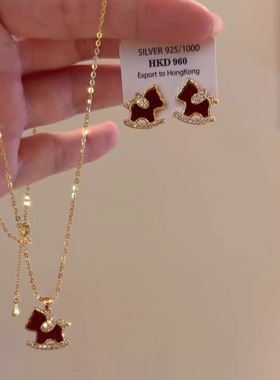 复古闪钻红色滴釉小马吊坠项链女小巧精致新年耳钉本命年新潮饰品