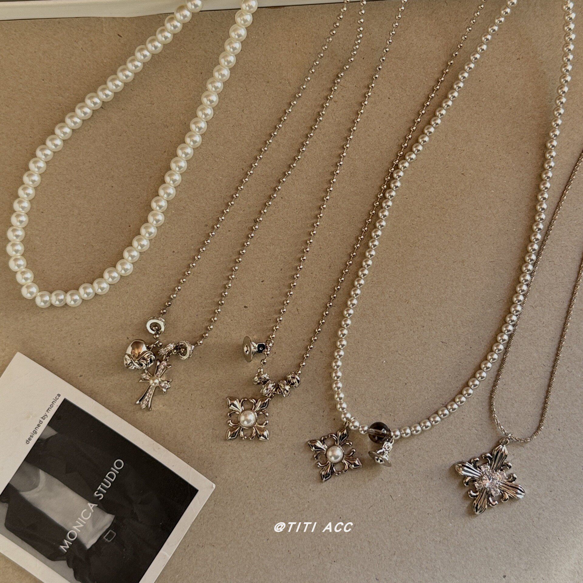 法式珍珠项链女款气质百搭复古银色素链小众设计高级感串珠锁骨链