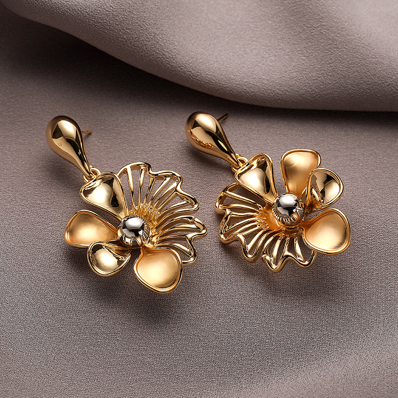 Simple Love Acc私家  2025年爆款不规则高级感花朵银针耳环女