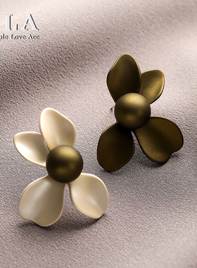 Simple Love Acc私家  法式三叶花朵高级感简约气质银针耳环女