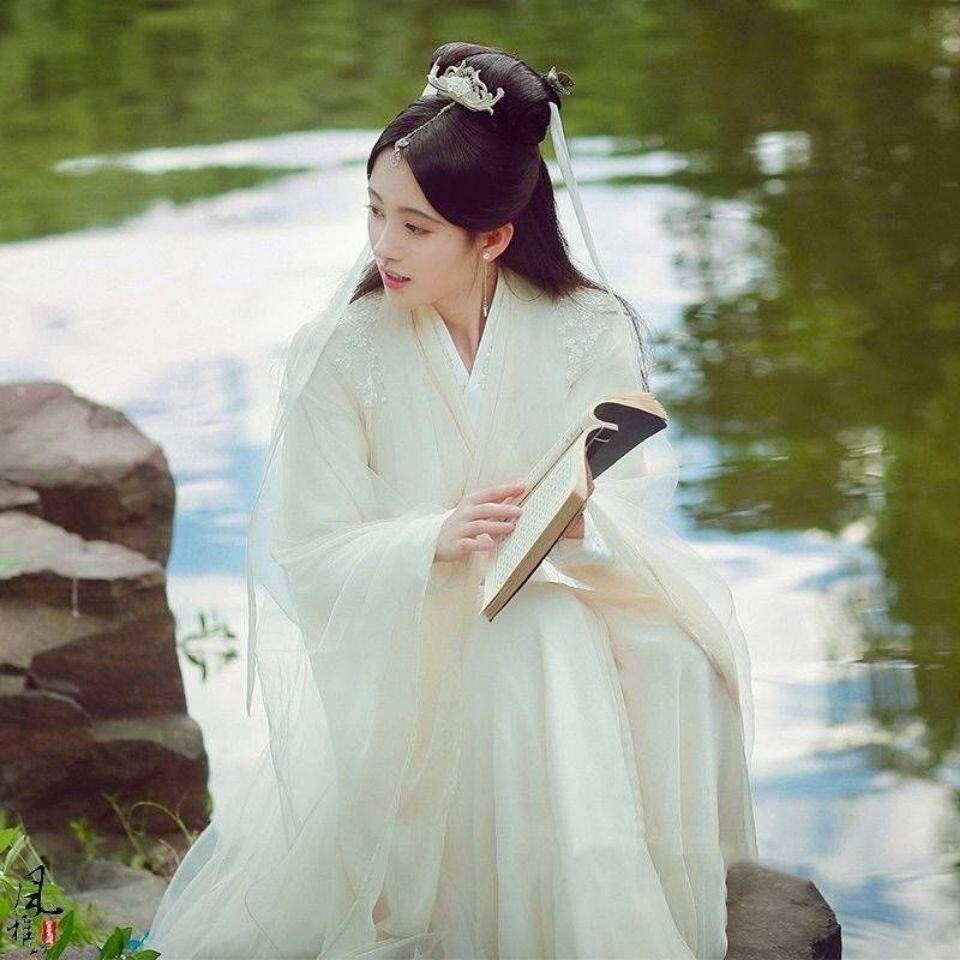 新白娘子传奇鞠婧祎同款古装汉服白素贞仙女公主裙抖音网红写真服