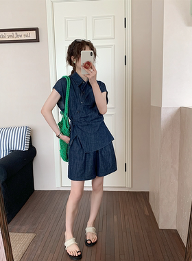 蓝色牛仔套装女2026夏新款度假风设计感小个子衬衫上衣短裤两件套