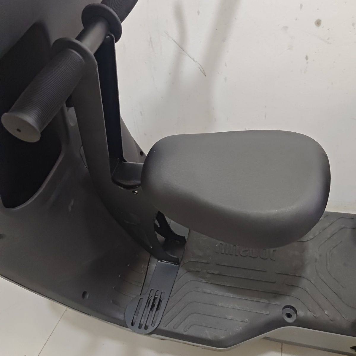 适用九号电动车儿童座椅