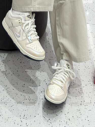 耐克NIKE DUNK LOW 女子流沙珠光闪粉复古休闲低帮板鞋IM6571-027