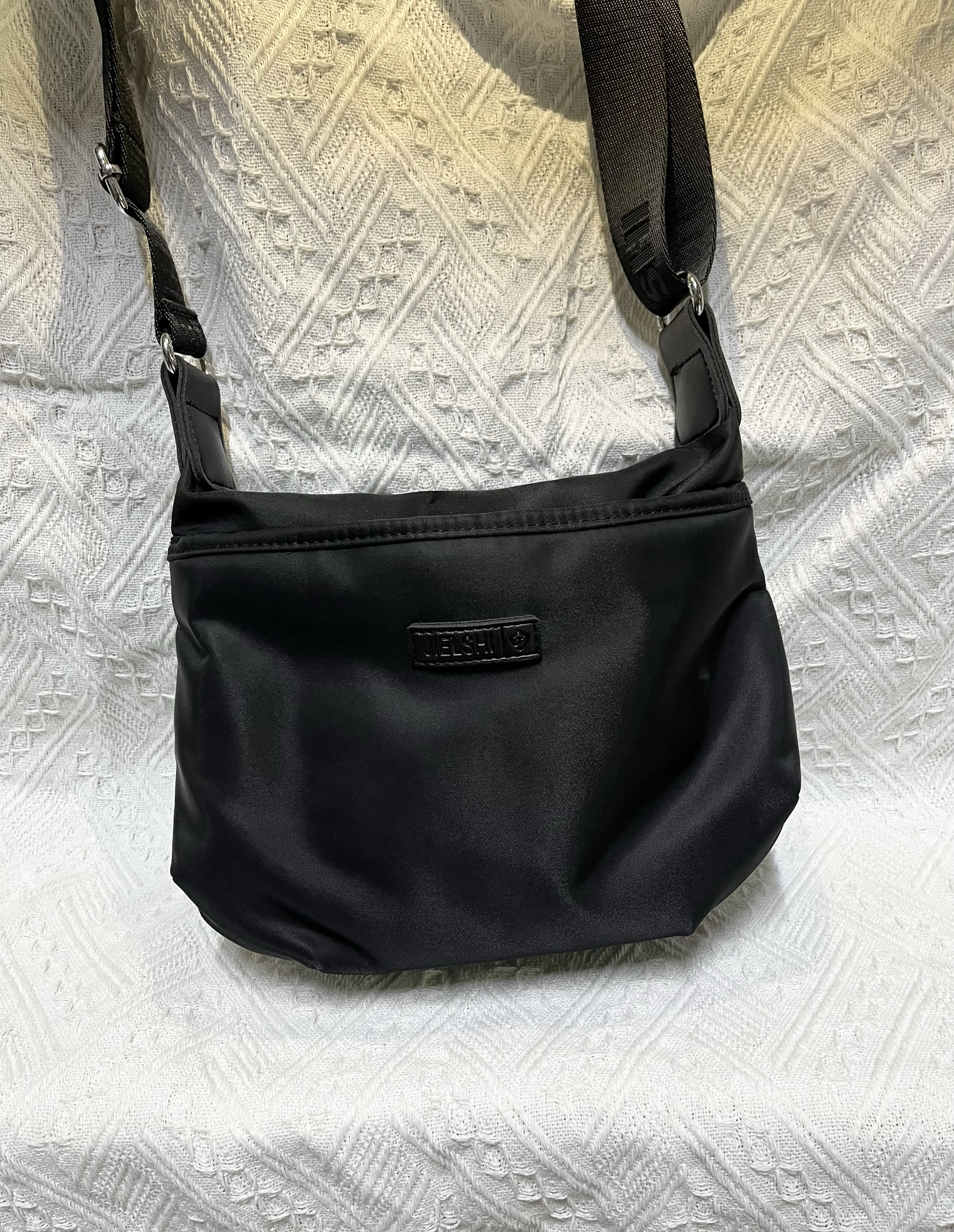 轻便包包女新款2026牛津布斜挎小包高级感时尚单肩帆布包精致女包