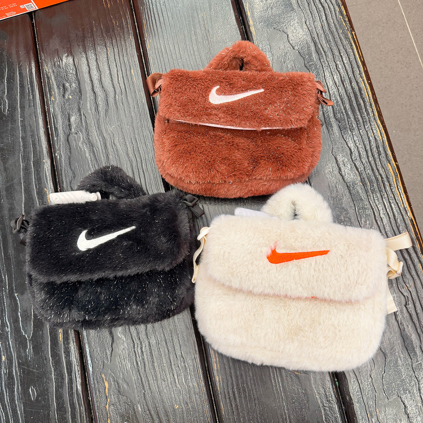 耐克Nike正品mini斜挎毛绒单肩包可爱儿童迷你小号手提拎包FZ1329