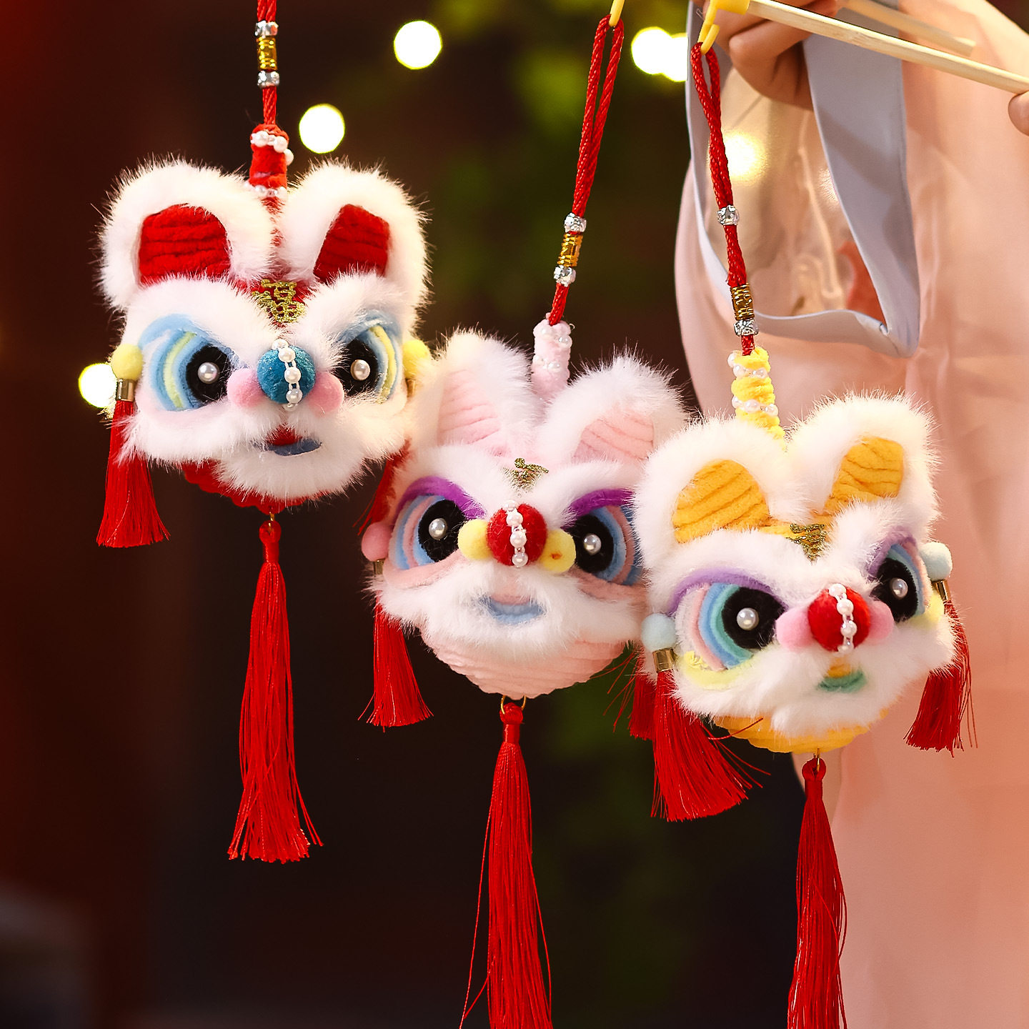 2026新款元宵节灯笼手工diy材料包 春节儿童手提毛绒醒狮花灯挂饰