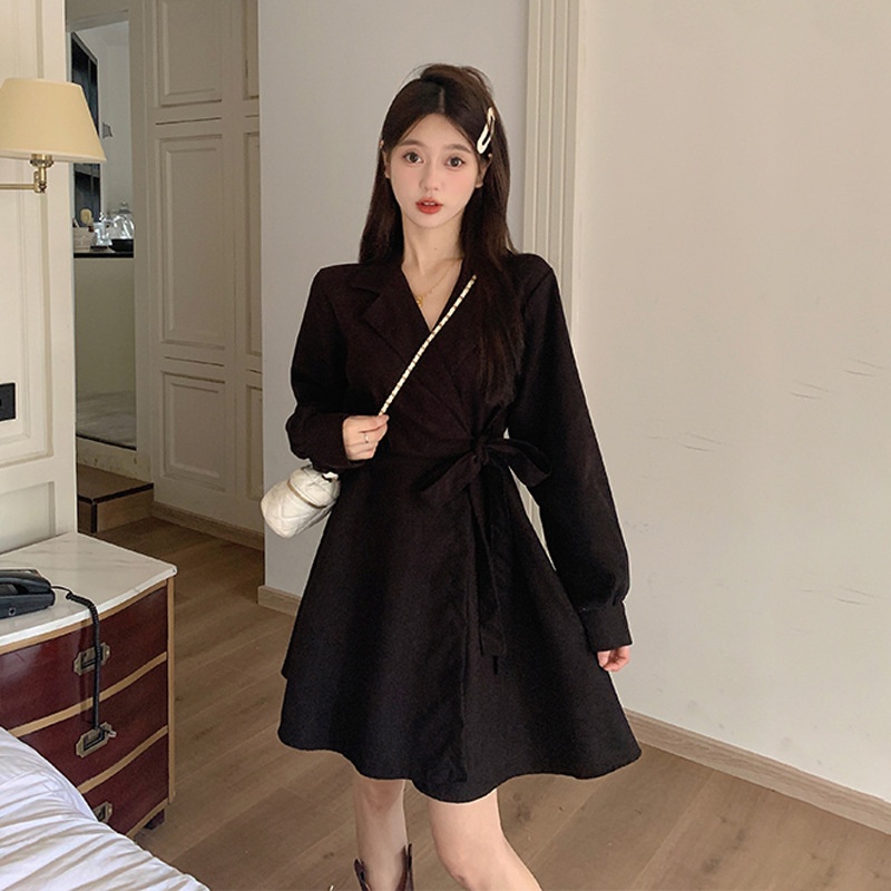 黑色新款女甜辣气质炸街连衣裙感别致小个子收腰裙子ins潮