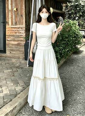 白色露肩一字领短袖T恤女生夏款2026新款百搭休闲修身通勤上衣潮