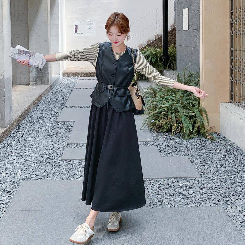 黑色裙法两式复B196-112古P皮马甲连衣裙套装女2025秋新款U条纹拼