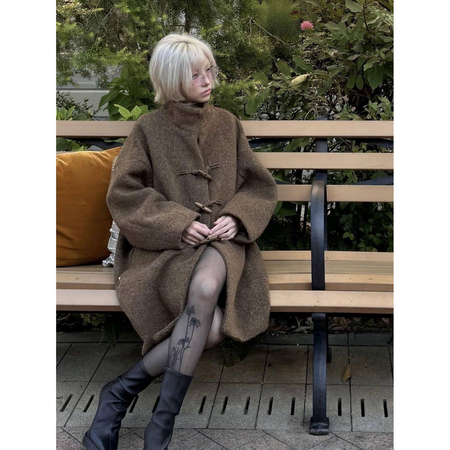 秋冬茧型立领牛角扣中长款大衣女