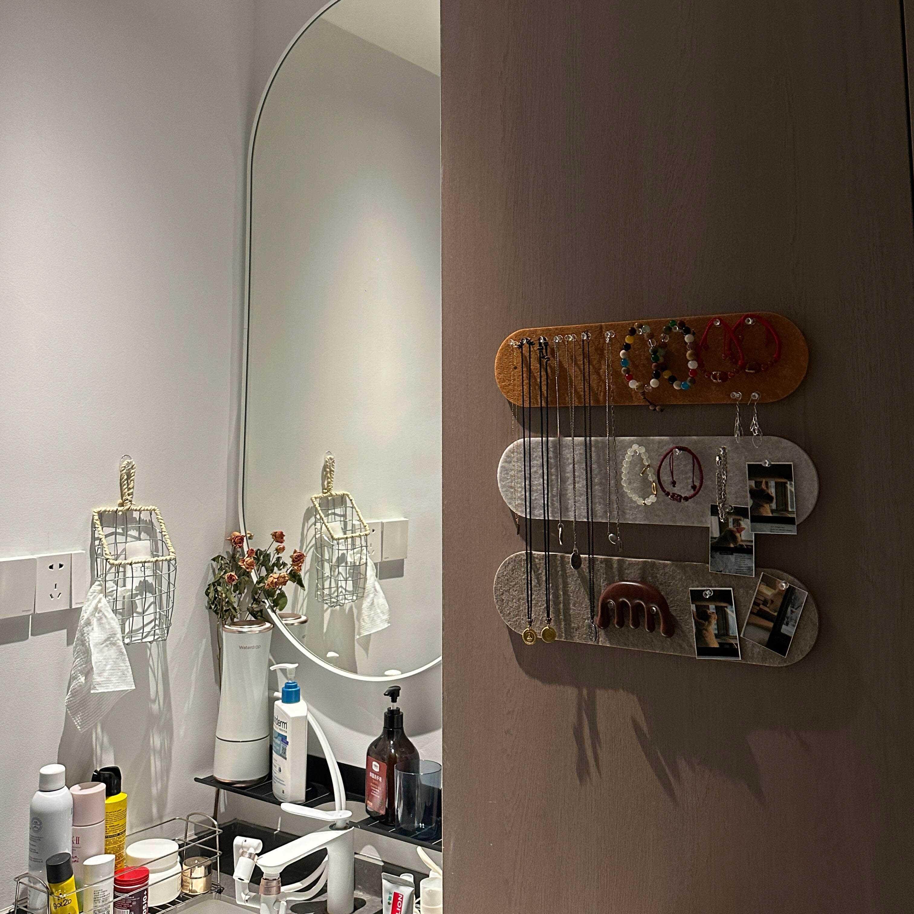 化妆台首饰收纳神器上墙收纳挂架毛毡墙贴手錬项炼防缠绕展示架