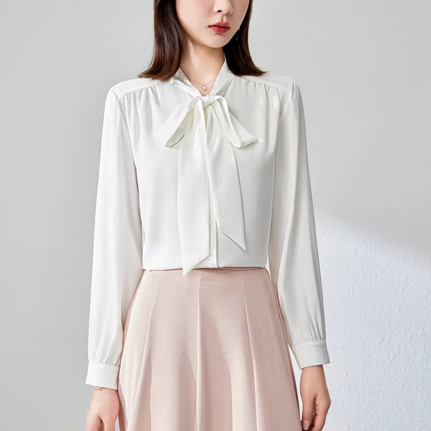 白衬衫女2026春季新款轻奢高级感蝴蝶结缎面衬衣教资面试职业上衣,女装/女士精品,衬衫,淘宝优惠券,粉丝福利购,淘宝优惠卷