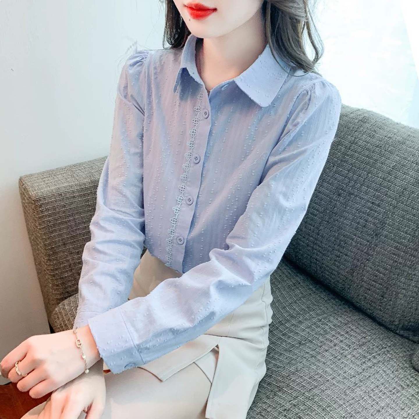 蓝色衬衫女2026秋季新款法式泡泡袖蕾丝花边棉麻衬衣减龄职业上衣