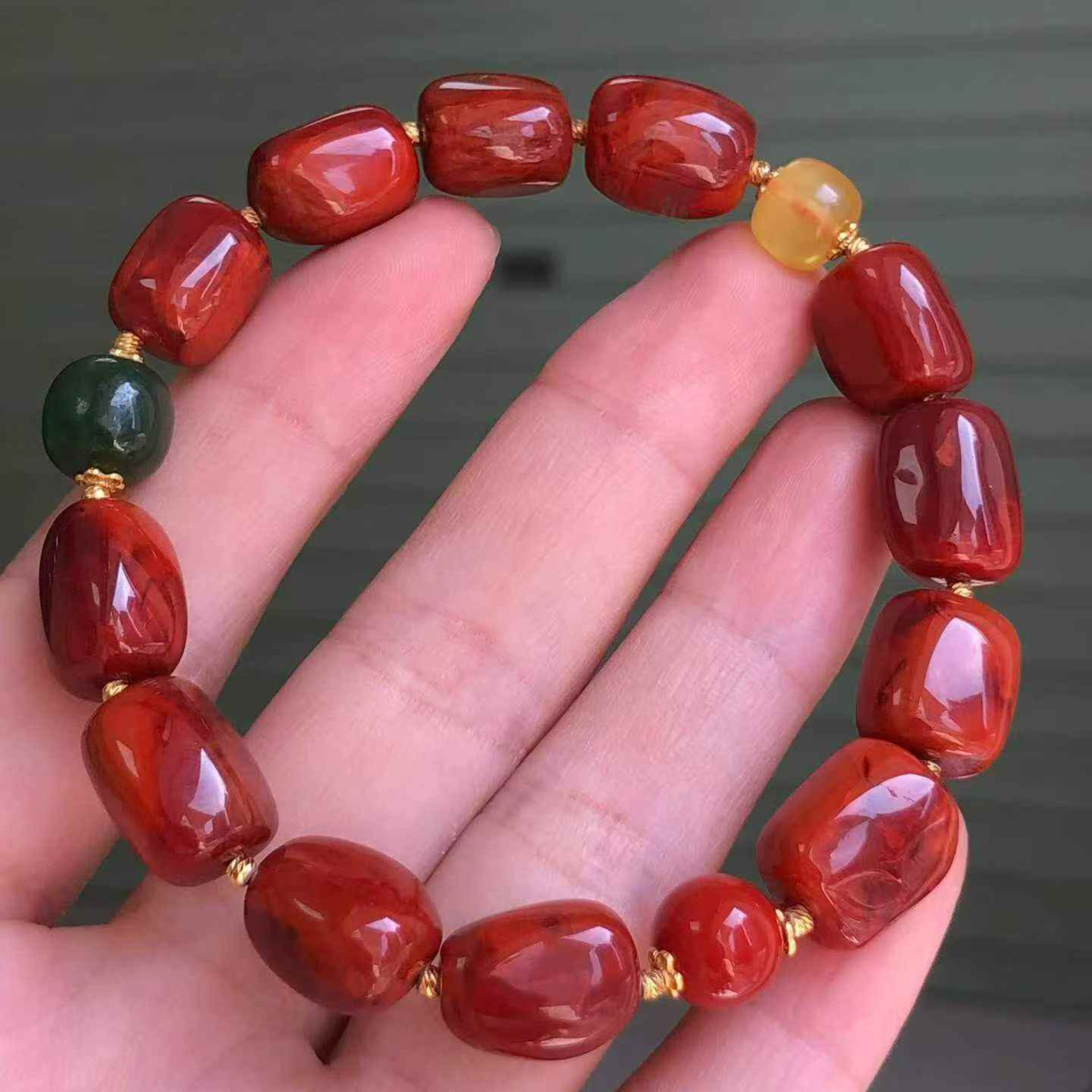 精品南红瓦西料随形手串牛血红色颜色浓郁珠子饱满精心打磨手链母