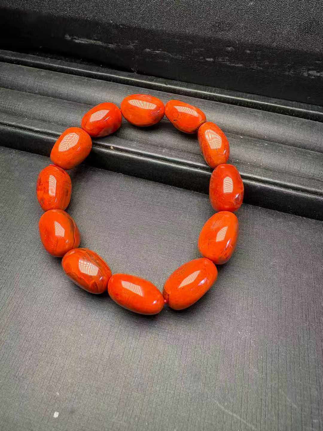精品凉山南红玛瑙随行手链籽料手串男女款12㎜柿子红瓦西料复古