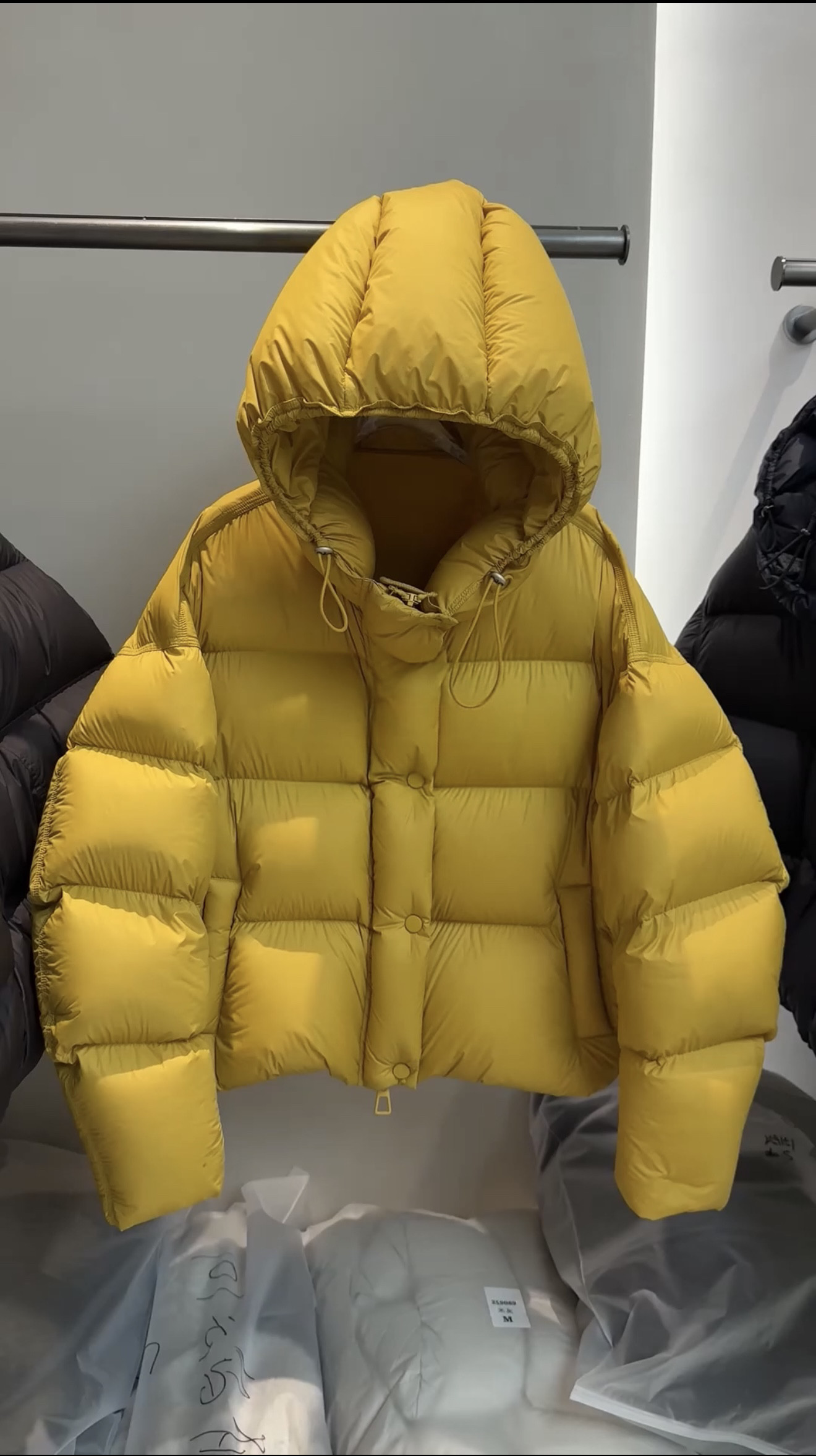 2025年新款90白鹅绒羽绒服女短款连帽宽松加厚保暖面包服外套潮,女装/女士精品,羽绒服,淘宝优惠券,粉丝福利购,淘宝优惠卷