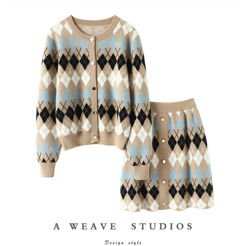 启超高端100%纯山羊绒衫