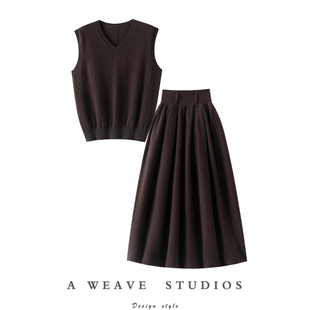 不过分夺目~加厚100%纯山羊绒衫女V领背心马甲半身裙子伞裙套装