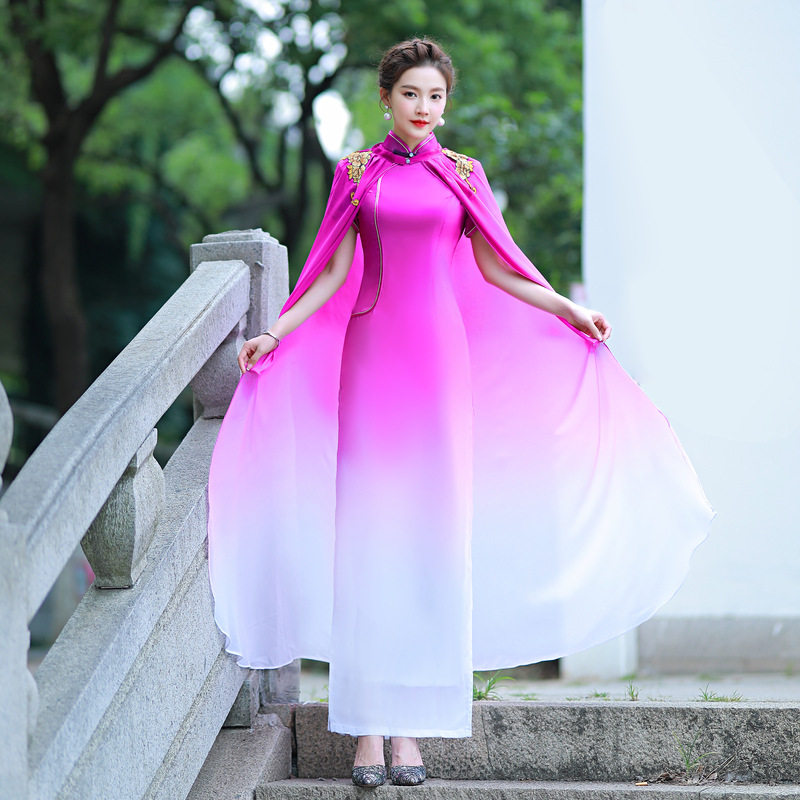 走秀旗袍2024春季新款披肩连衣裙复古中国风长款改良版演出旗袍裙