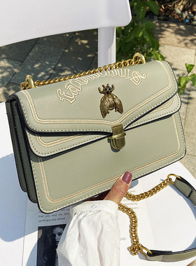 2026新品chic纯色皮革刺绣小蜜蜂手袋复古锁链条女酒神单肩包斜挎