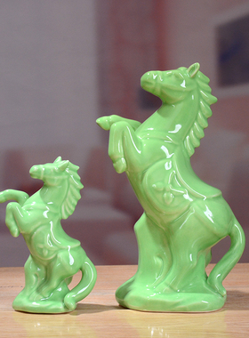 绿色动物吉祥大小号鼠年生肖马