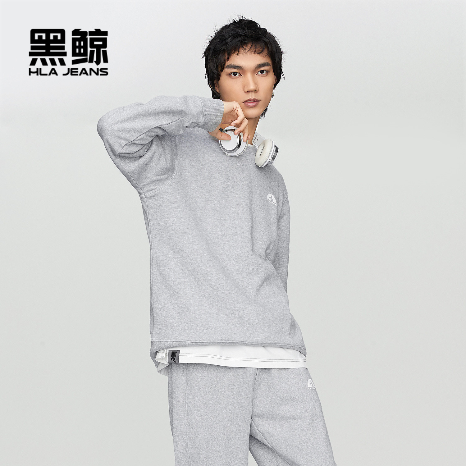 海澜之家旗下黑鲸后背鱼尾印花卫衣男秋季休闲圆领套头上衣