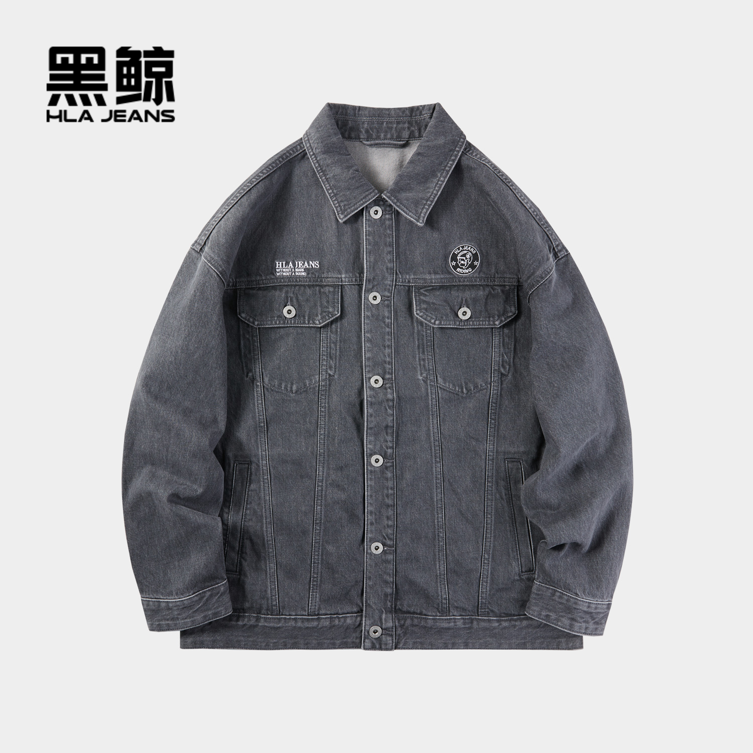 翻领设计 宽松版型 绣花工艺