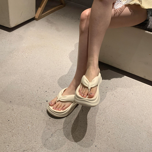 巨好看 人字拖女外穿防滑2025新款 厚底海边沙滩拍照eva夹脚拖鞋