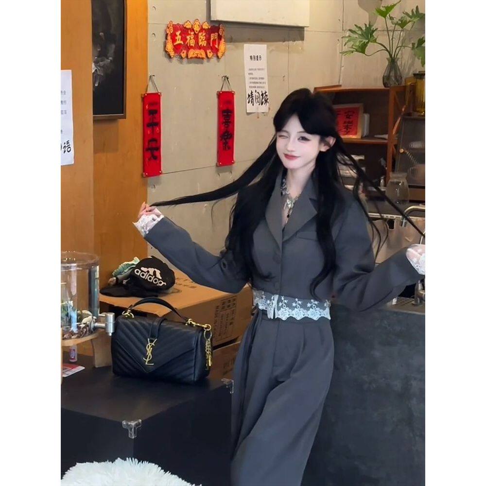 新款时尚蕾丝拼接西装外套+长裤两件套春季百搭气质设计套装