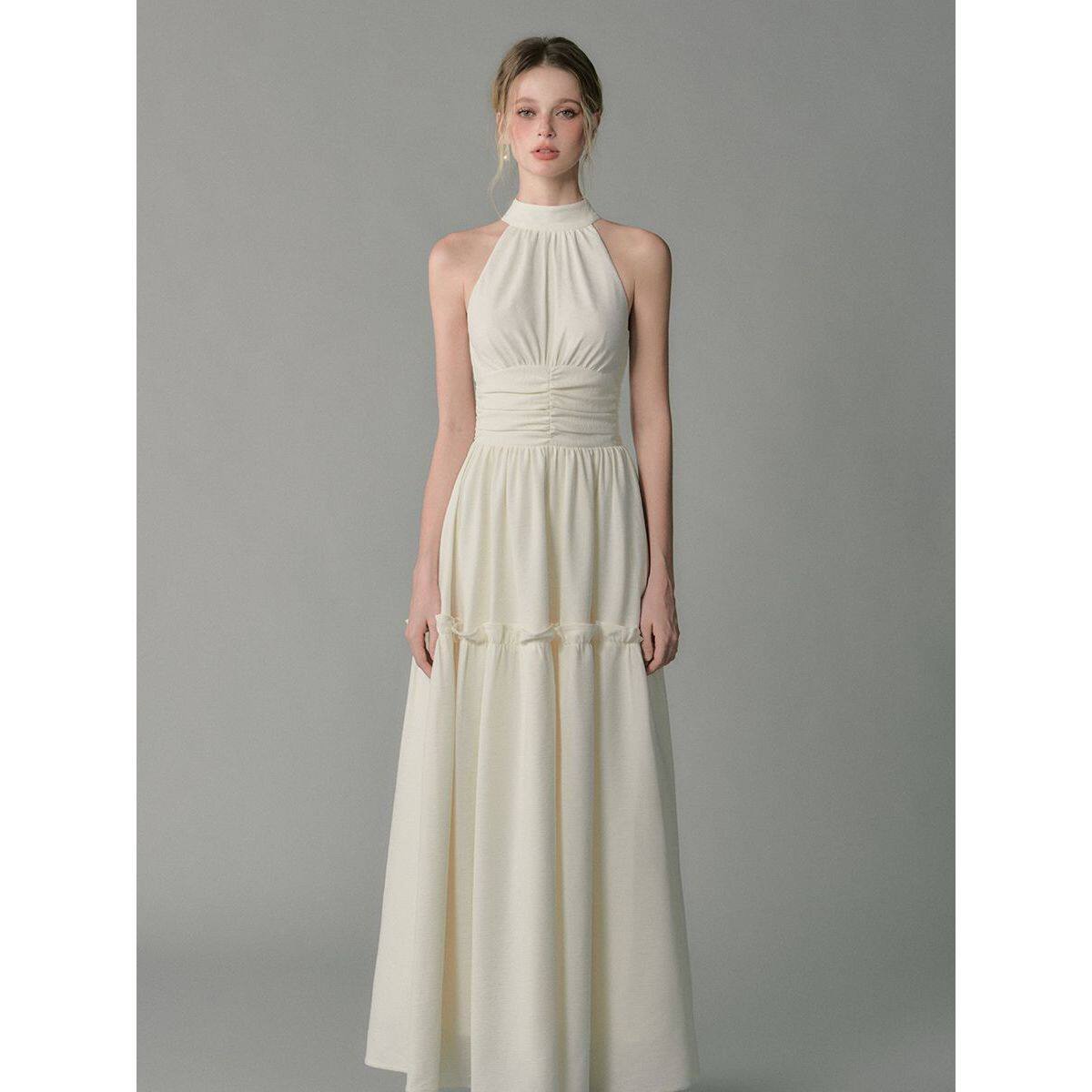 法式新款高级感挂脖连衣裙女夏季设计感无袖褶皱收腰显瘦气质长裙