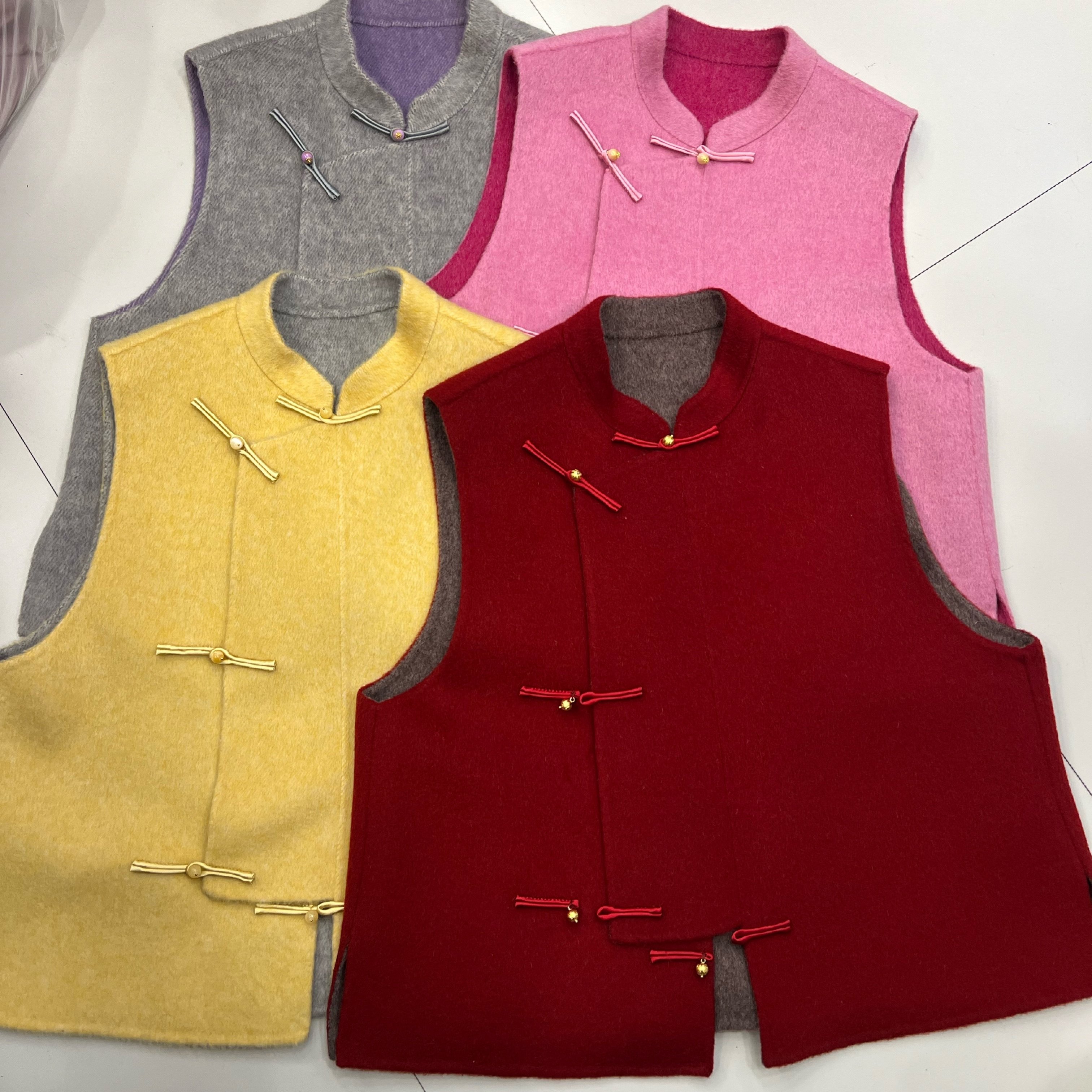 新中式盘扣立领双面羊毛马甲背心女2025年冬季气质百搭招财红外套