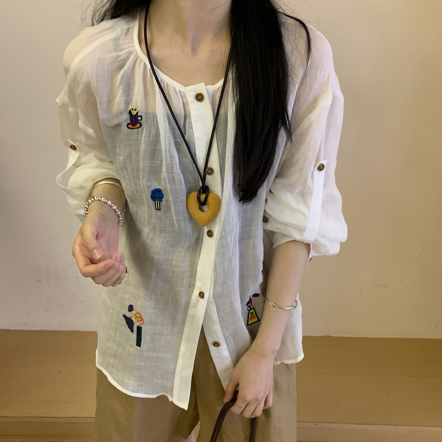 欧货2025夏季新款宽松休闲圆领卡通刺绣麻料七分袖防晒衬衫上衣女