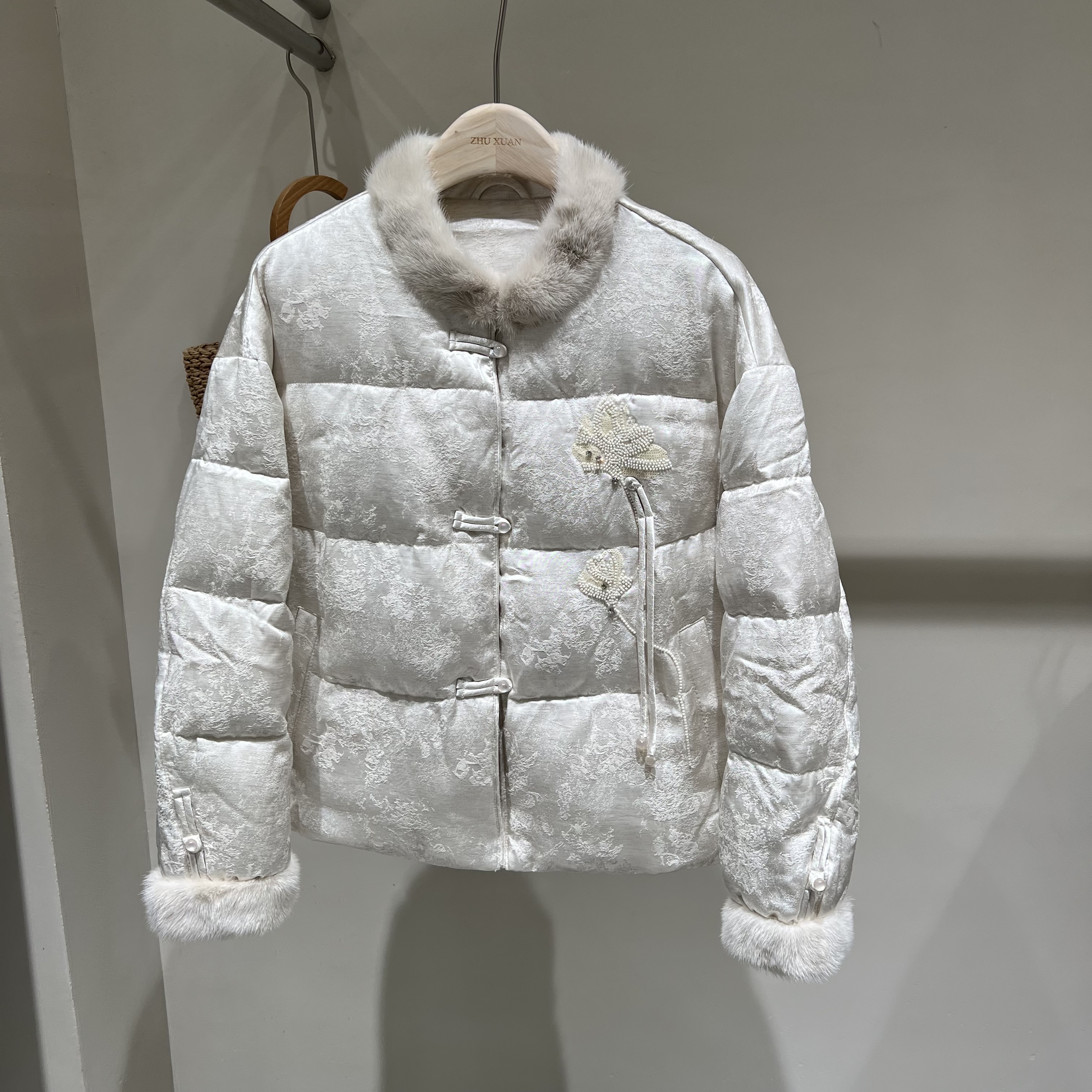 国风水貂毛拼接提花羽绒服外套女