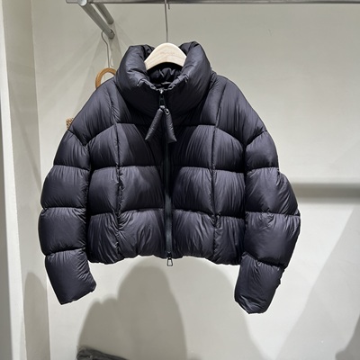 时尚立领云朵泡芙短款羽绒服外套