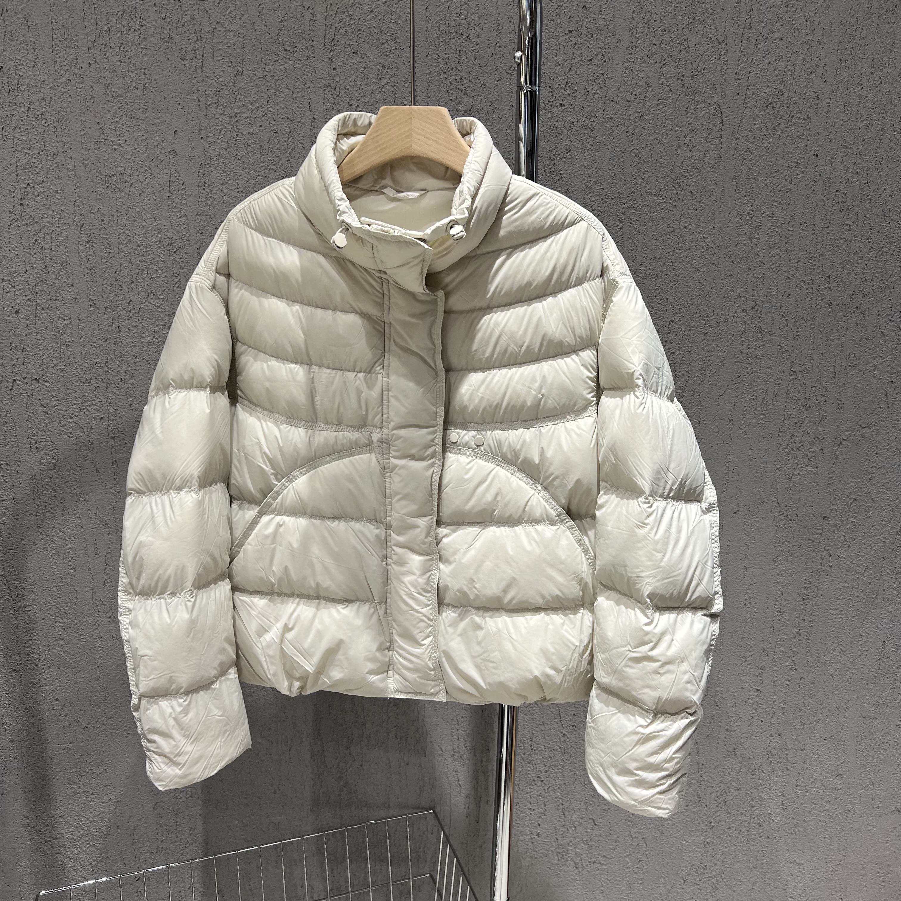 韩版时尚立领短款泡芙羽绒服外套