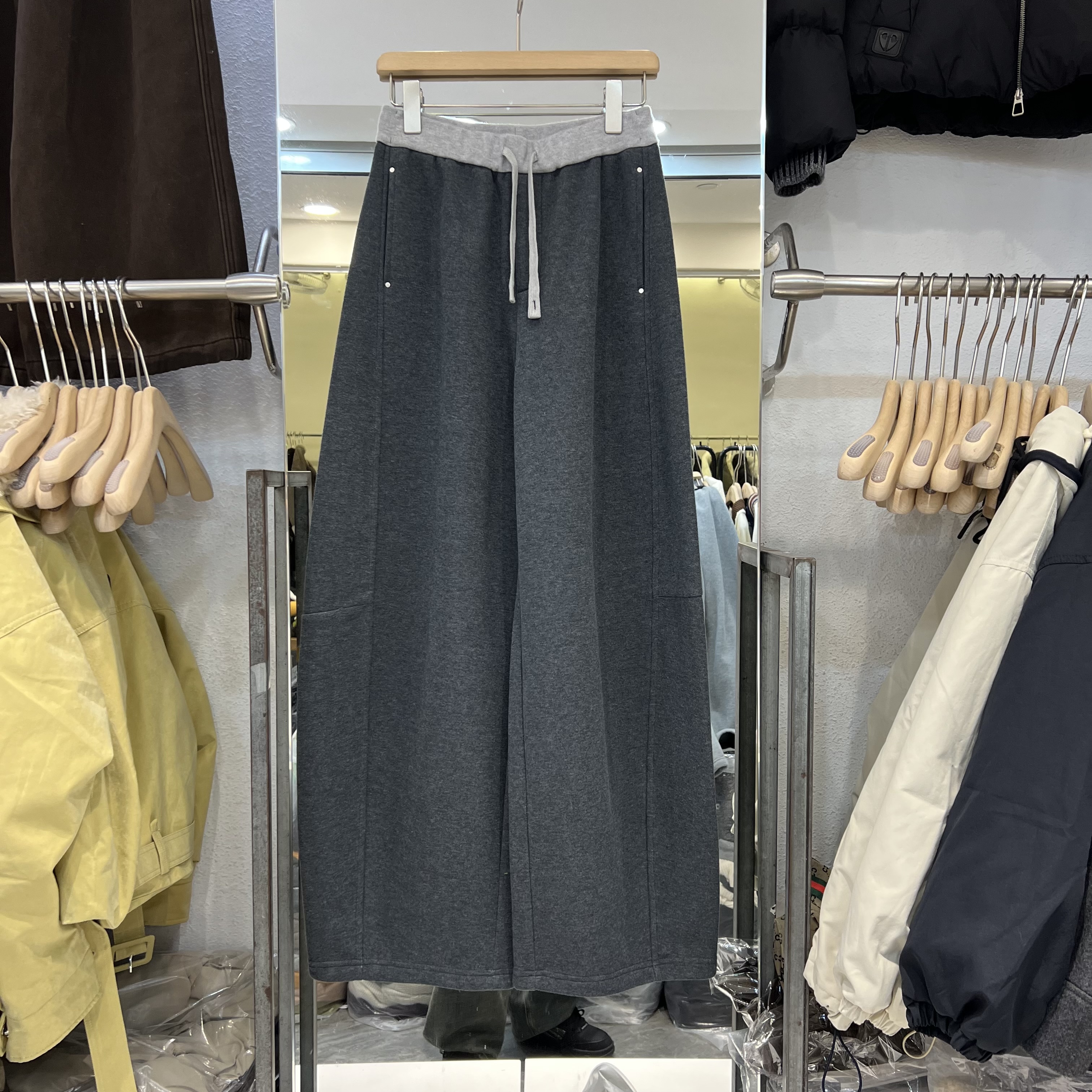 撞色松紧腰百搭阔腿裤弯刀卫裤女