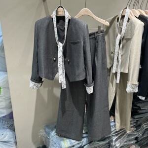 气质V领西装套装女2025春季新款高级感配丝巾短外套+阔腿裤两件套