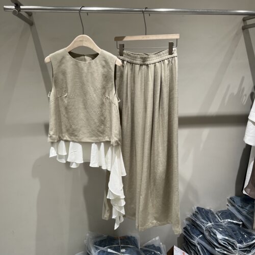 假两件无袖背心上衣阔腿裤两件套