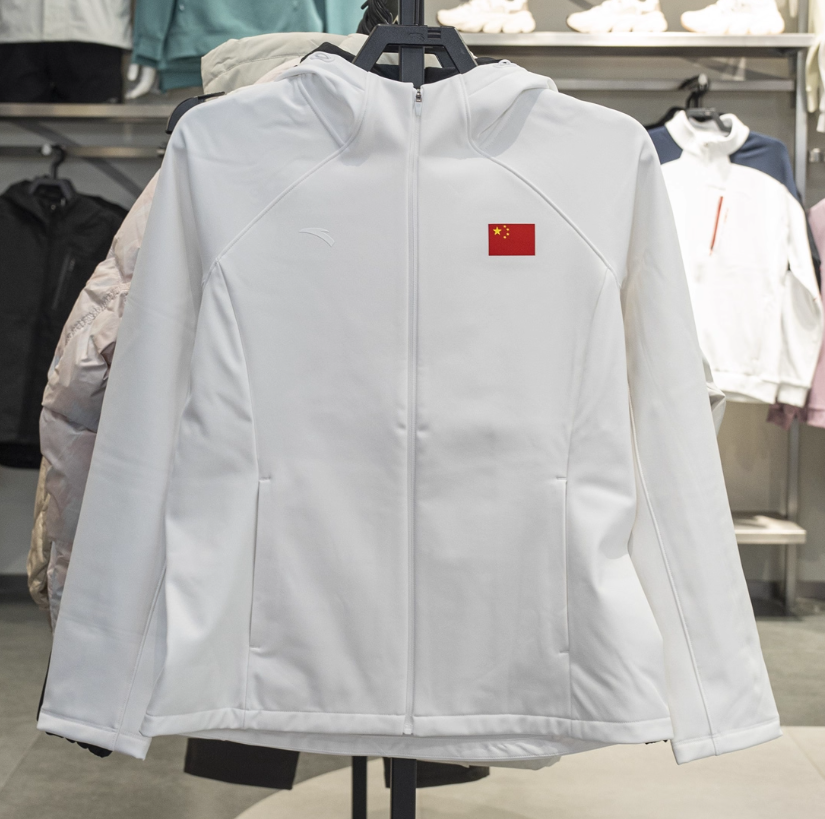 安踏正品户外女梭织运动上衣2025冬新款时尚潮连帽风衣162547613