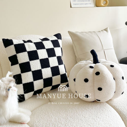 蔓越家复古棋盘格抱枕靠垫