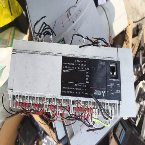 {雅致商行}三菱PLC FX5U-80M 一台