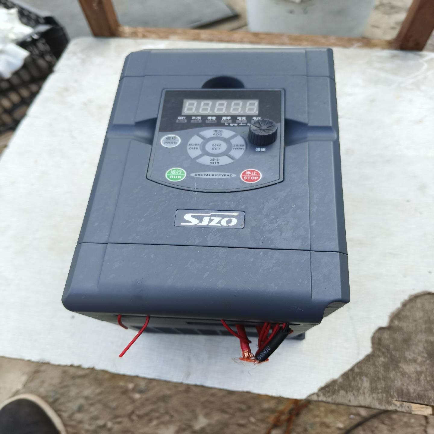 {雅致商行}ZQ512M-004G3B-B中驱变频器4KW380V成