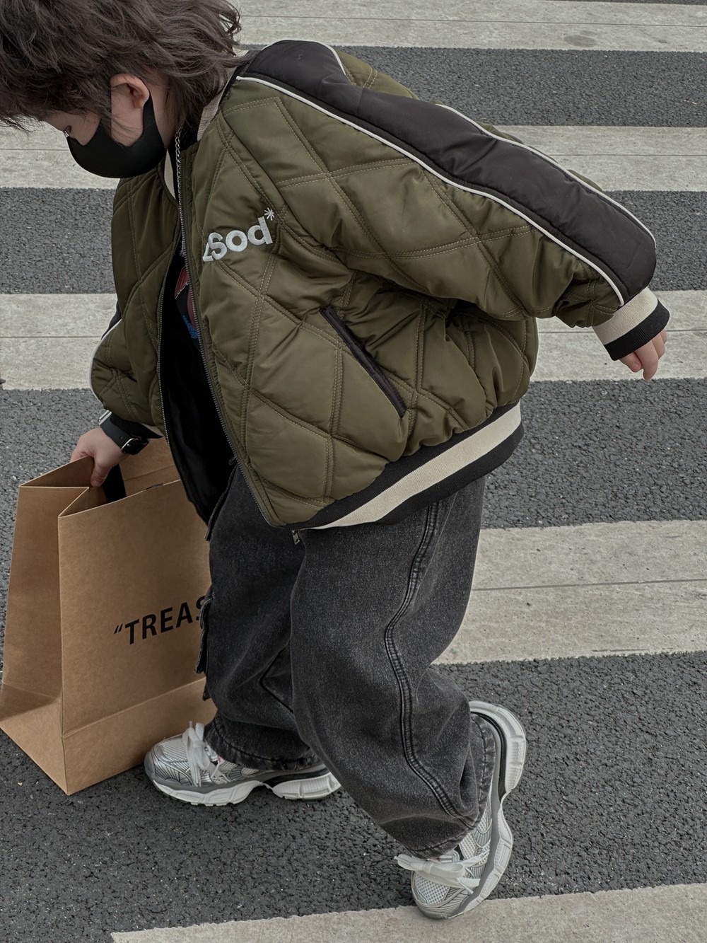儿童洋气拼接双线绗缝棒球服棉衣刺绣蝙蝠袖棉服外套2023冬季男童