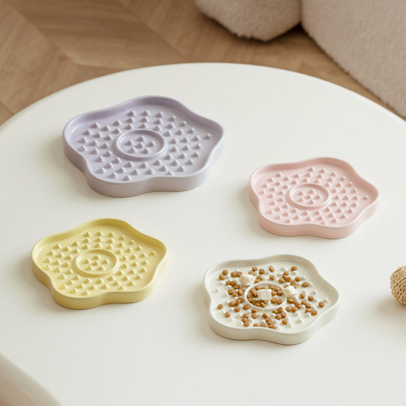 芝小麻花花慢食盘陶瓷宠物碗防噎缓食猫咪舔舔盘猫粮餐盘狗狗粮碗