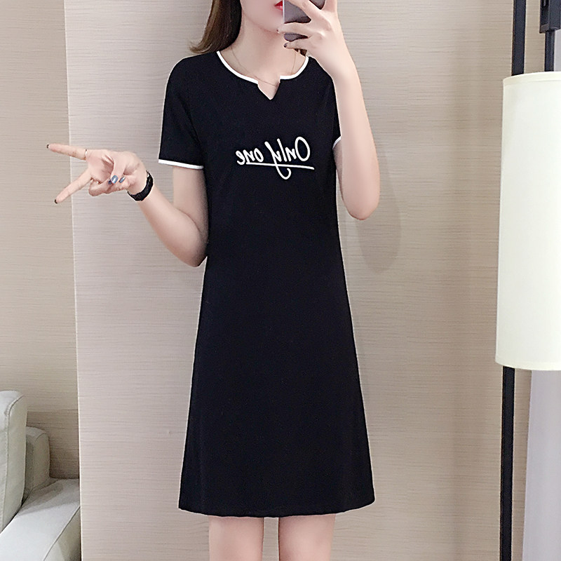 香港潮牌胖mm休闲连衣裙女大码夏装新款夏天直筒显瘦运动宽松裙子