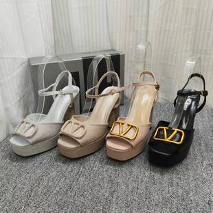 时尚 真皮亮面防水台粗跟包头女鞋 百搭 恨天高超高跟凉鞋 欧美走秀款