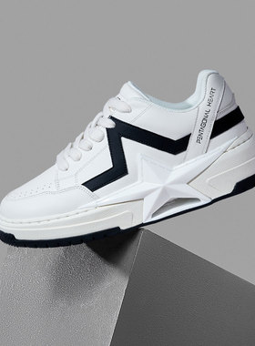 PENTAGONAL HEART五角心踏星步梦系列经典标牌星星鞋白黑色板鞋